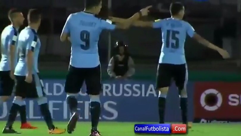Cavani litiga con tutti: dopo Neymar è il turno di Suarez
