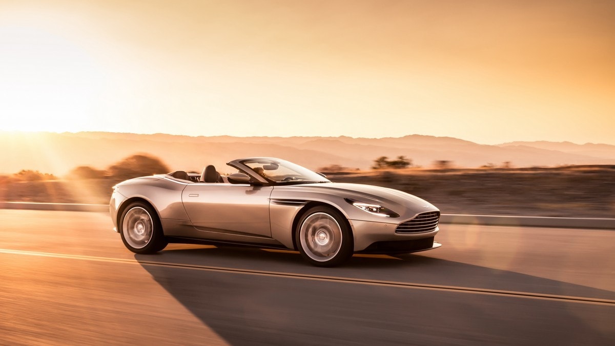 Aston Martin DB11 Volante, perde il tetto ma non la classe