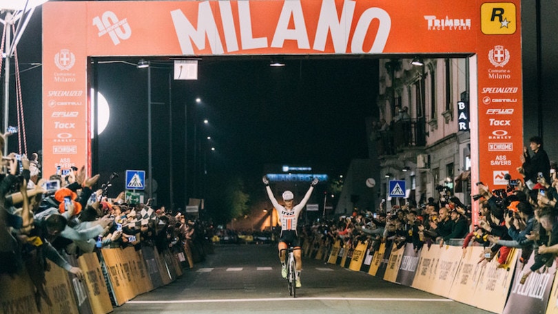 Red Hook Criterium: bagno di folla a Milano