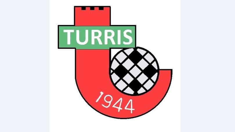 Turris, mostra i genitali ai tifosi: maxi squalifica
