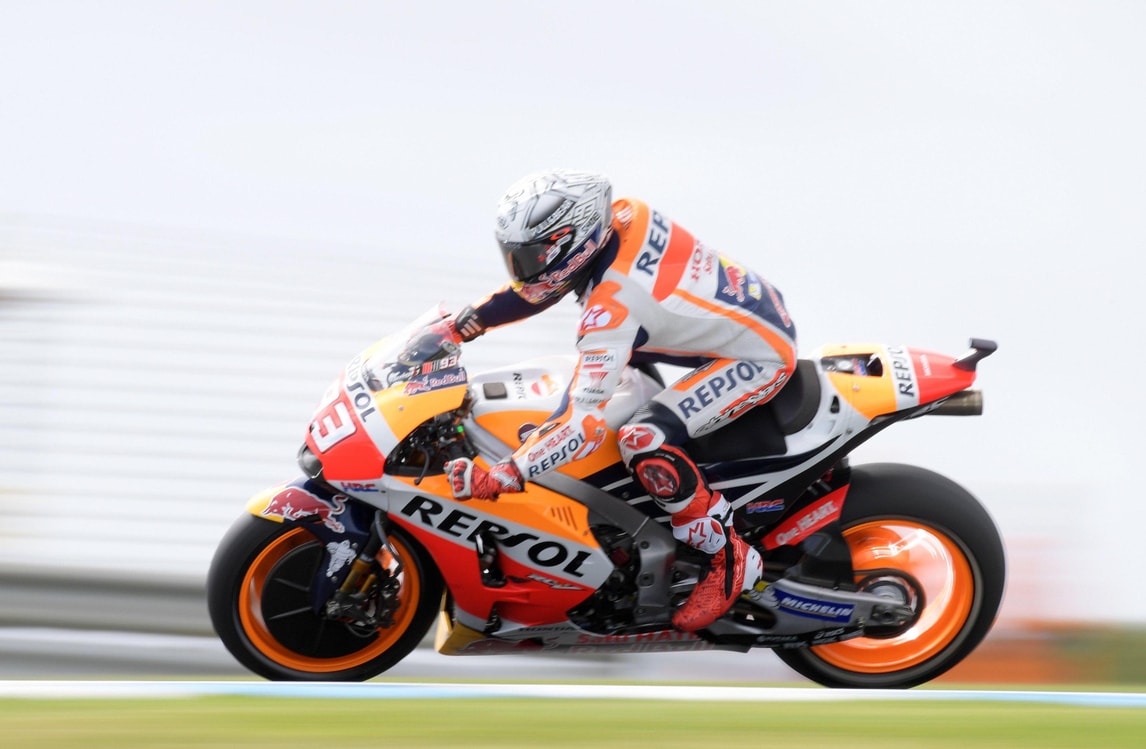 MotoGp Australia: la pole va a Marquez, settimo Valentino Rossi