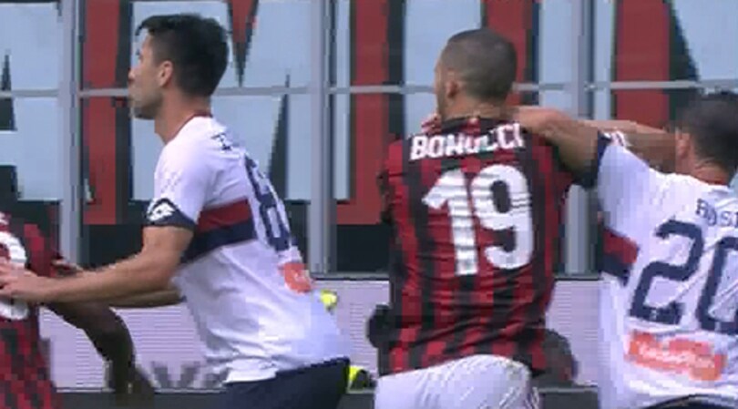 Bonucci, espulsione per una gomitata a Rosi