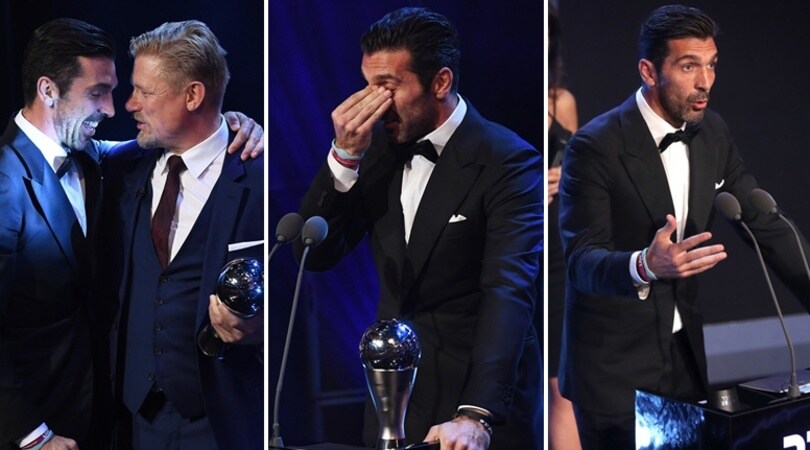 Buffon emozionato durante la premazione dei Fifa Football Awards