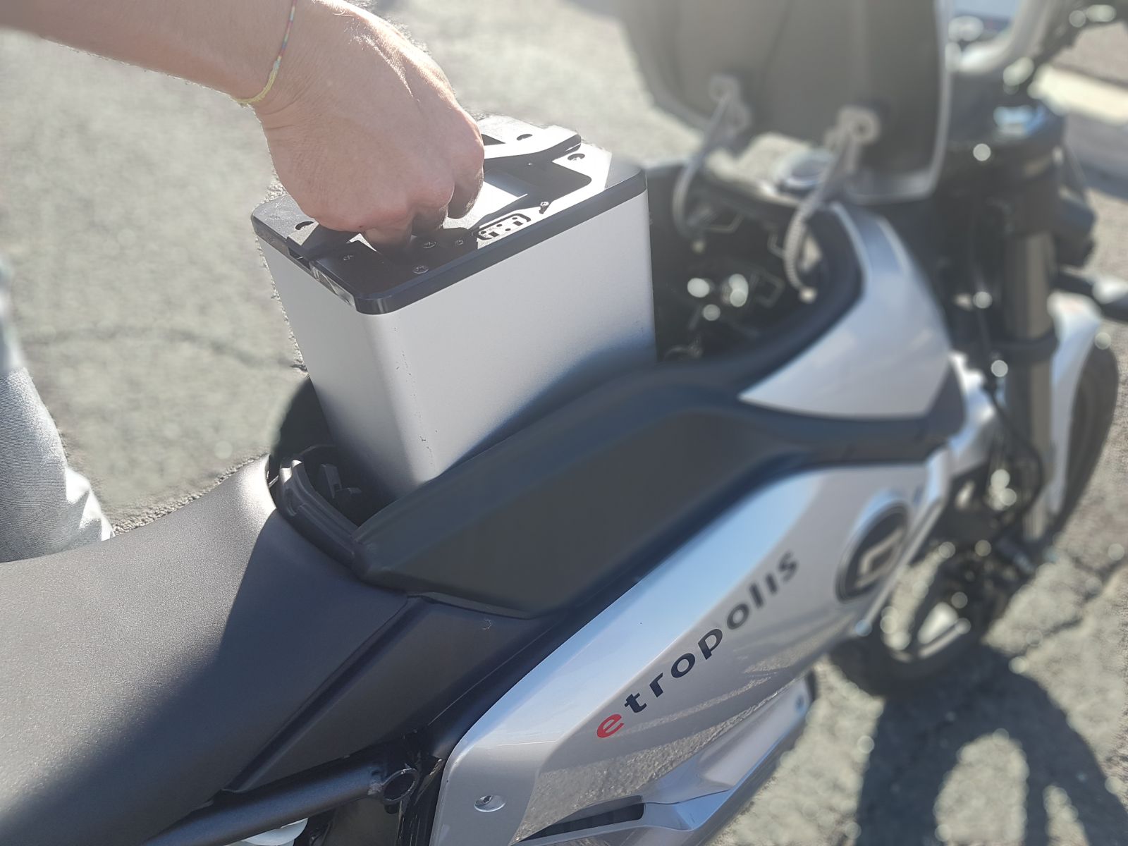 Nuovo etropolis Super Soco TS: anteprima EICMA
