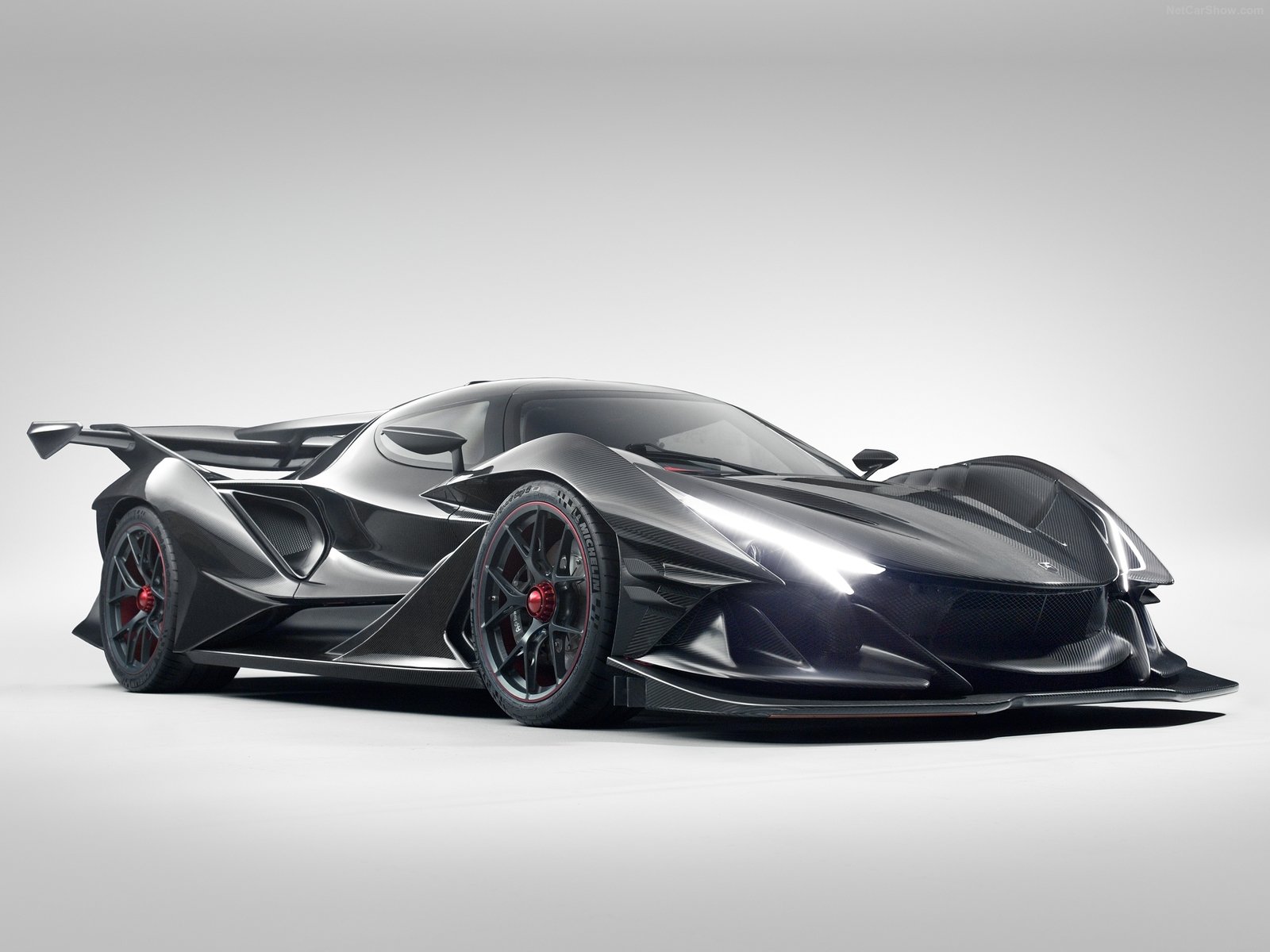 Apollo Intensa Emozione, una Batmobile da 2,3 milioni