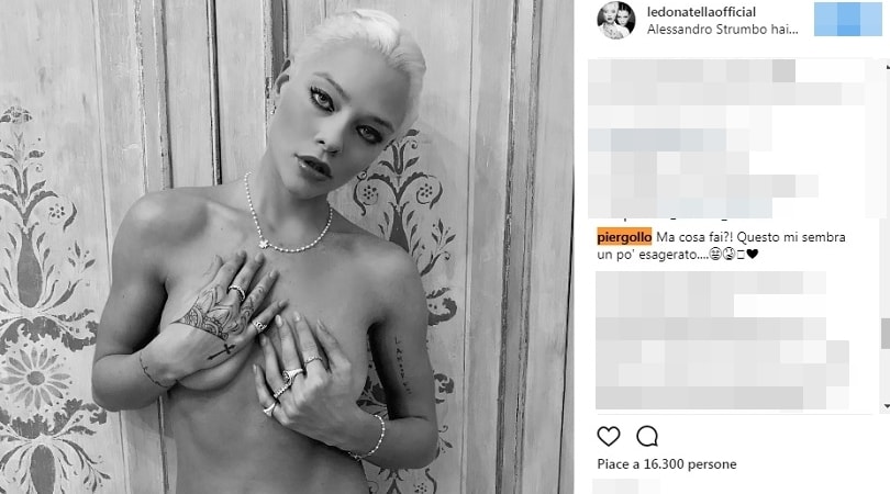 Giulia posa in topless e Gollini sbotta: «Ma cosa fai?! Copriti»