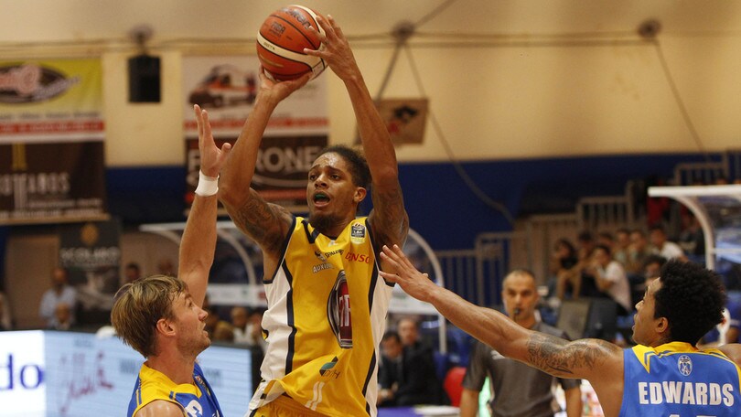 Johnson-Odom sbanca Pesaro, la Fiat non si ferma