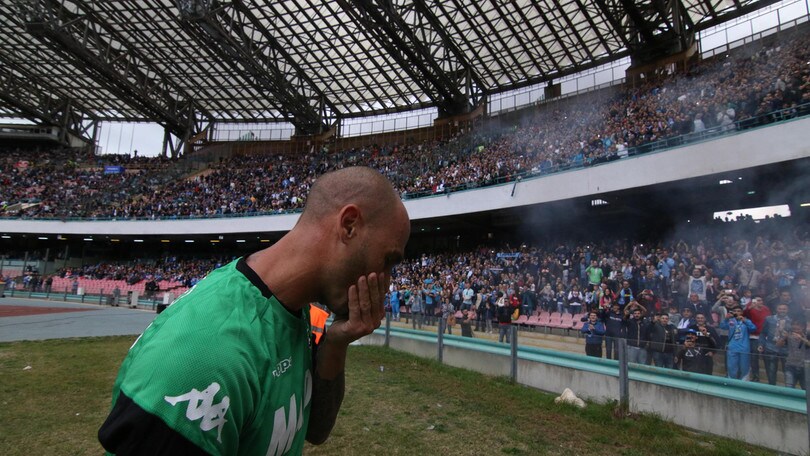 Napoli-Sassuolo, Cannavaro si emoziona per l'omaggio della Curva B