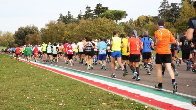 Come Formula 1 nel vento, si è corsa in autodromo la Mezza d'Italia a Imola