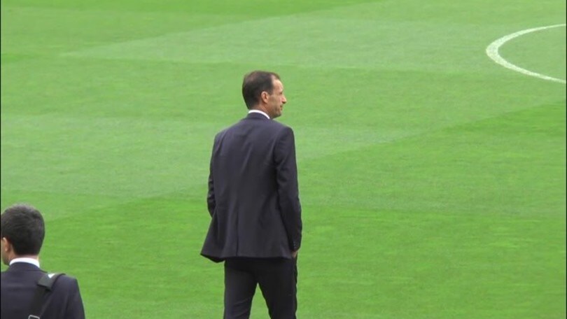 Allegri brucia le tappe: Ambra mostra l'anello di fidanzamento