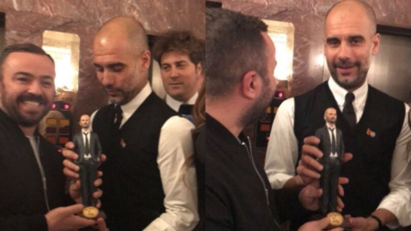 Anche Guardiola finisce nel presepe napoletano