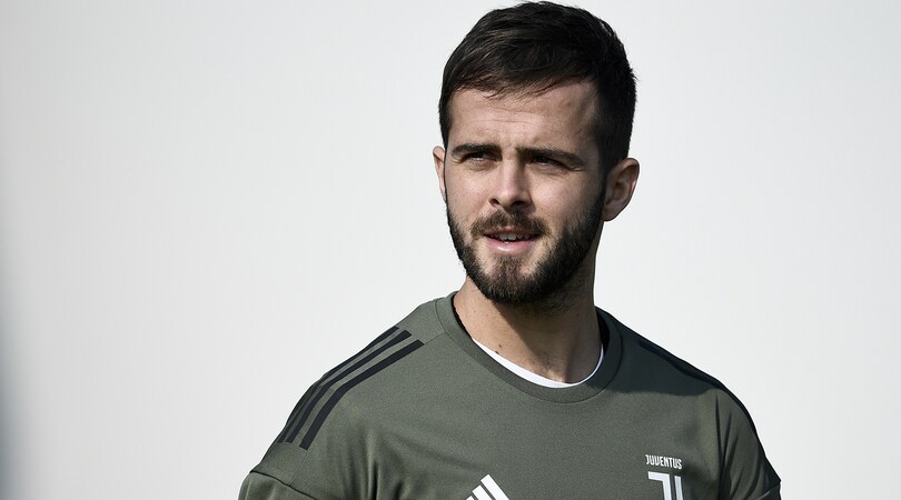 Veltroni intervista Pjanic: «Napoli? Bello, ma lo scudetto è nostro»