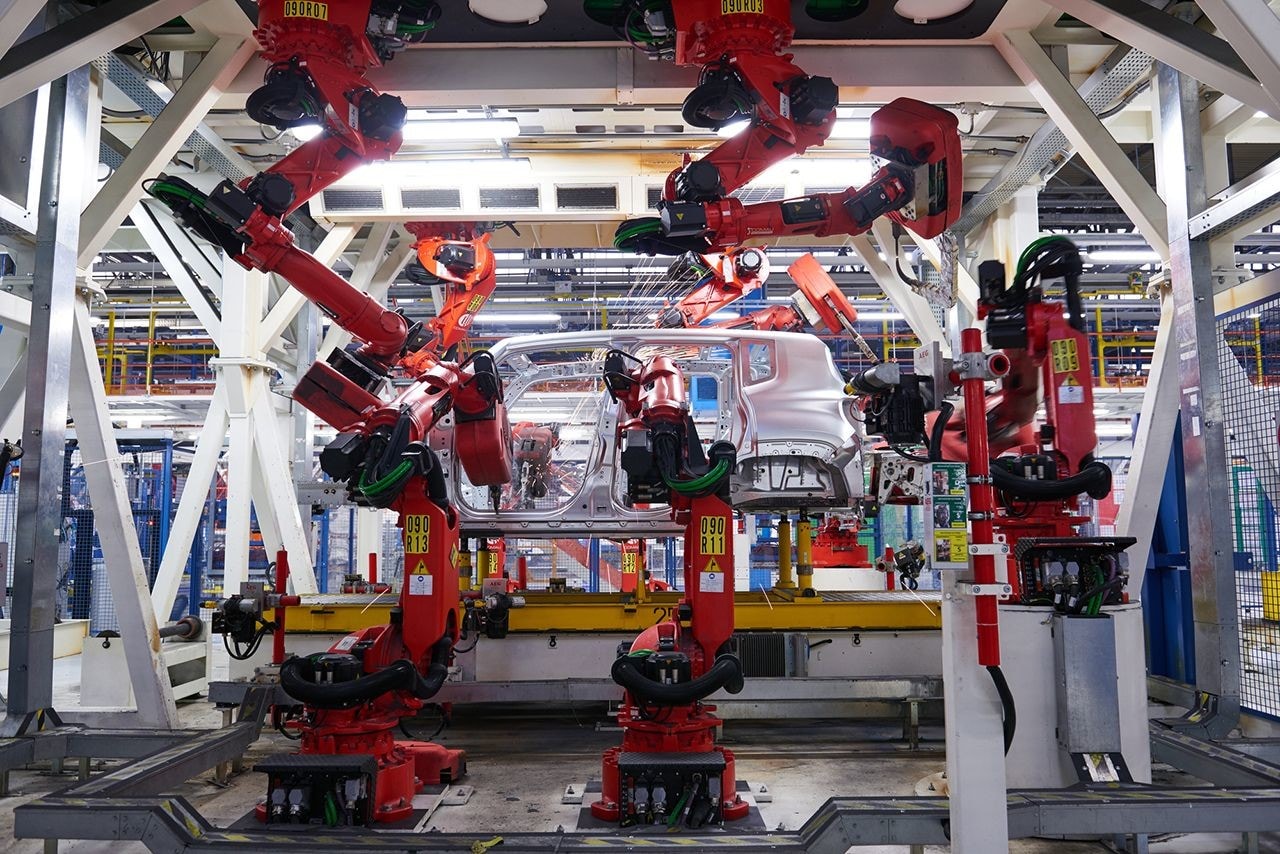 Mercato auto: ottobre positivo, obiettivo 2 milioni per il 2017