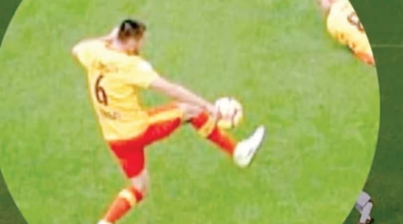 Moviola: Juve, manca il rigore. Poi Abisso perdona Higuain...