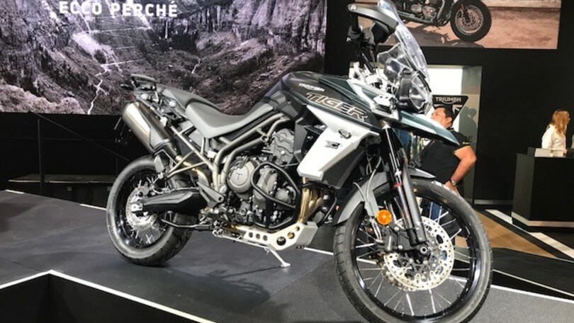 EICMA, Triumph “apre la gabbia” della nuova Tiger 800