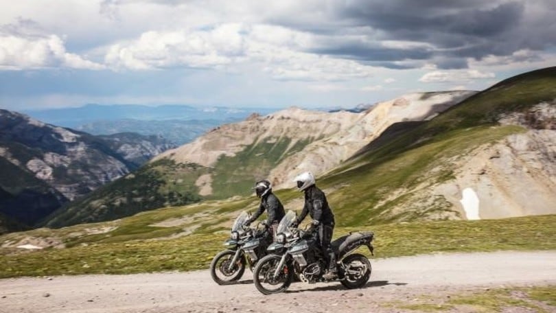 Triumph 800 XC e XR, le nuove crossover con gli artigli