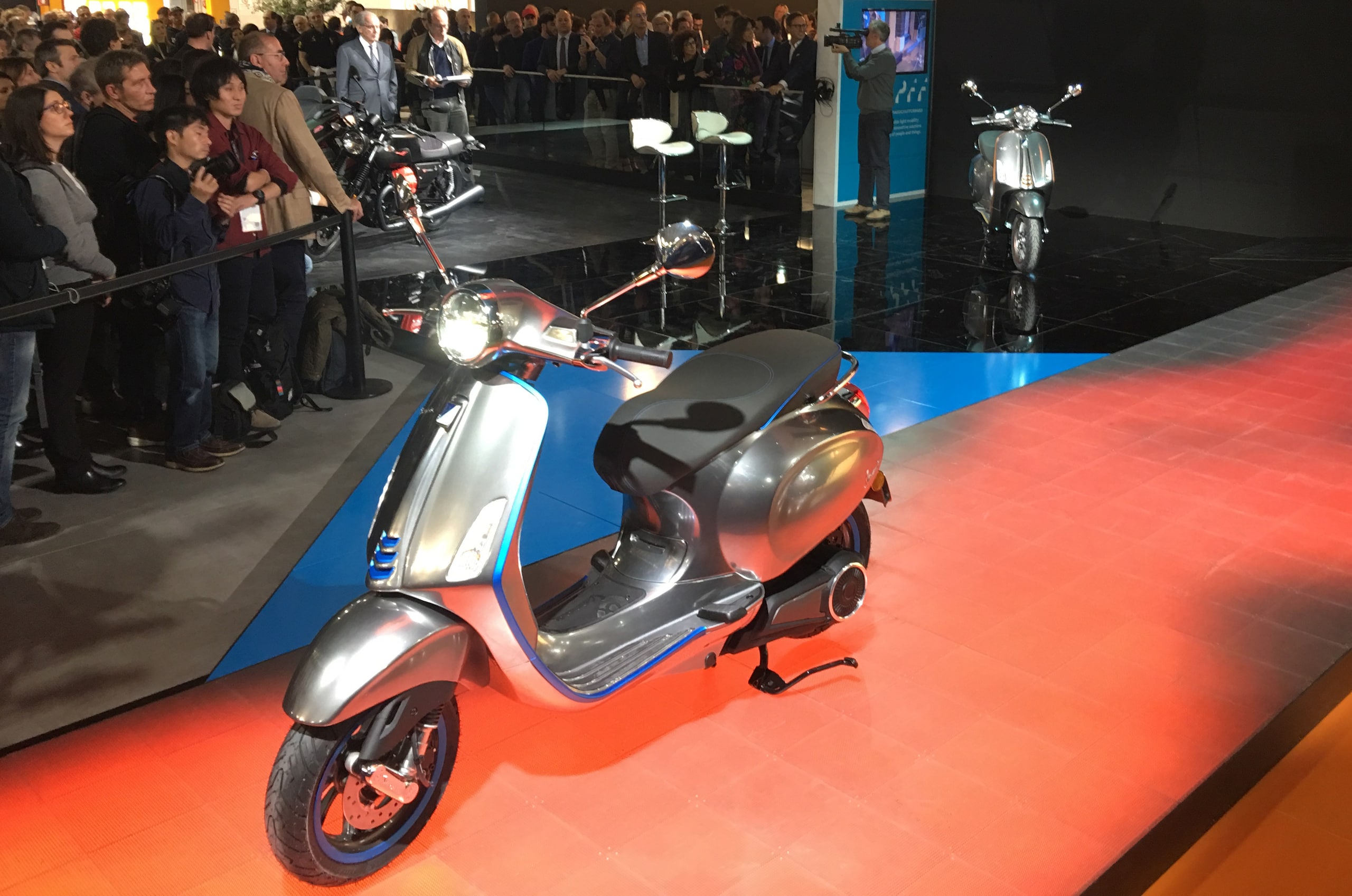 EICMA, Vespa Elettrica: un nuovo inizio