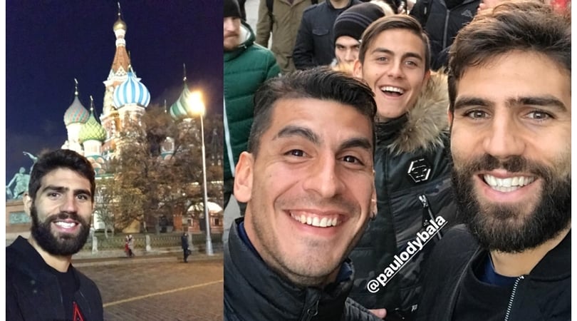 Roma, Fazio con l'Argentina a Mosca: selfie in Piazza Rossa