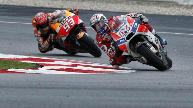 MotoGp, Valencia: Iannone davanti, quarto Dovizioso, poi Marquez