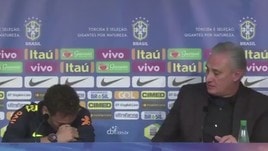 Brasile, Tite difende Neymar: lui scoppia a piangere