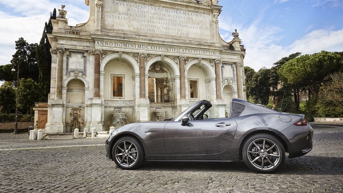 Mazda MX-5 RF, grande piacere, piccole dimensioni: la prova