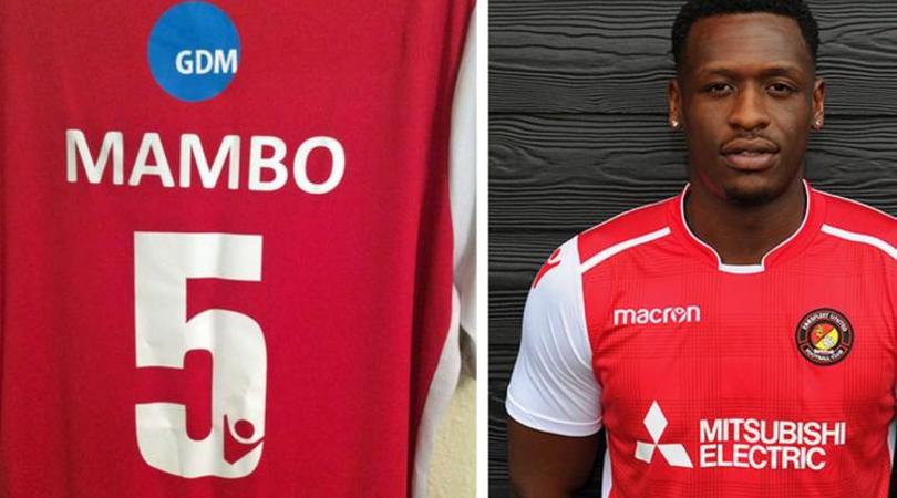 Ebbsfleet United, i tifosi ballano con… Mambo No. 5!