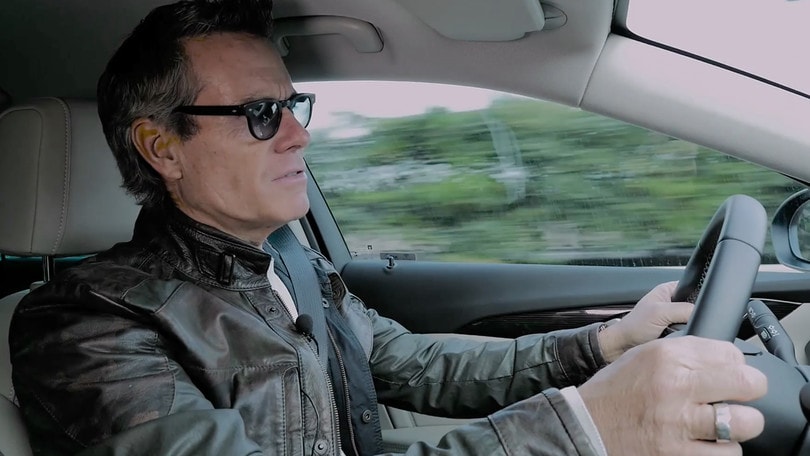 Opel Insignia, la prova su strada di Jimmy Ghione