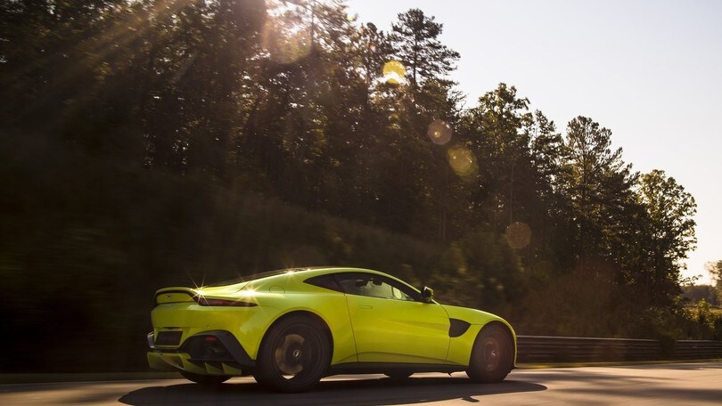 Aston Martin Vantage 2018: foto