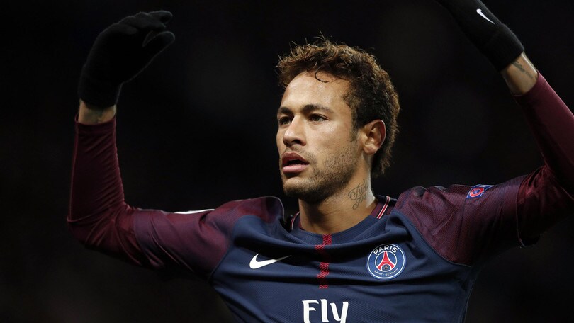Psg, Neymar furioso: «Basta con le domande sul Real Madrid!»