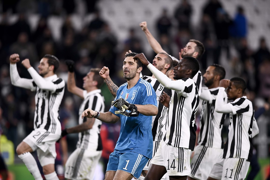 Juventus-Crotone: top & flop: Douglas in crescita, Alex Sandro in chiaroscuro