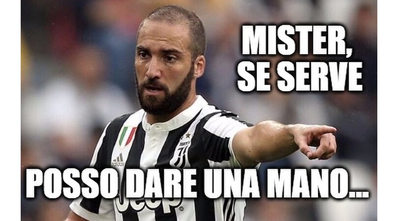 Napoli-Juventus, Higuain ko: le reazioni del web