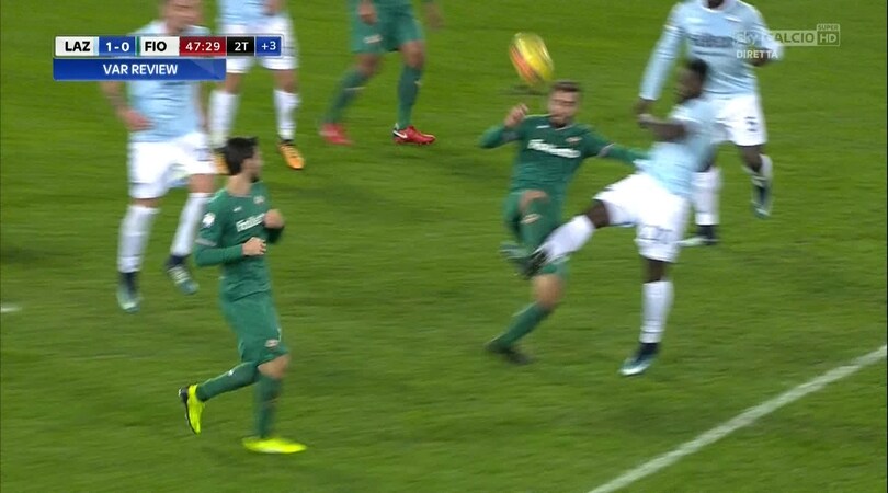Lazio-Fiorentina, Caicedo giura: «Non ho toccato Pezzella!»