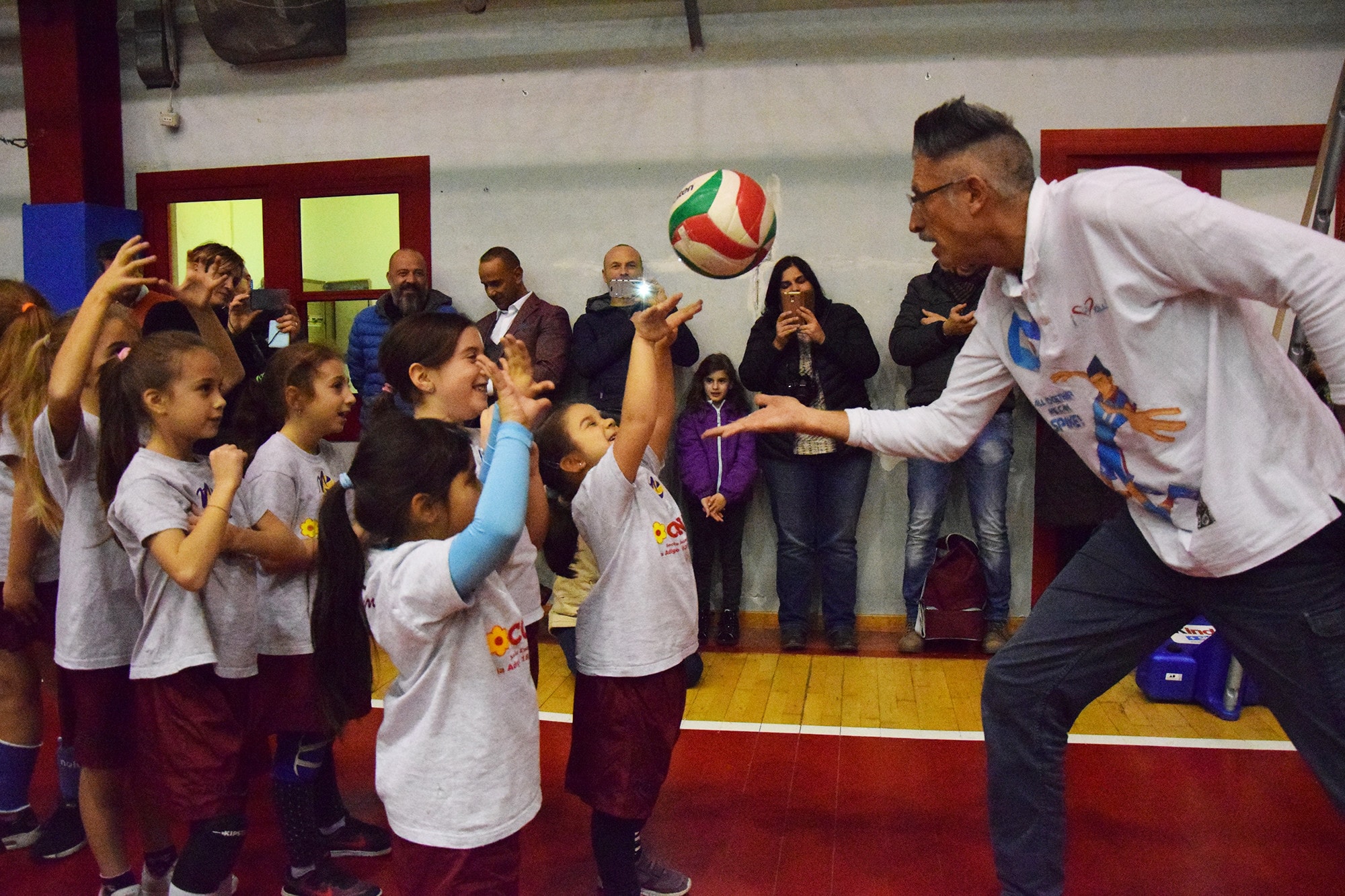 Volley:  che entusiasmo a Monterotondo con "Lucky" Lucchetta