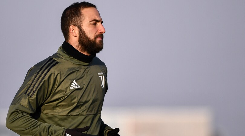 Higuain fa sperare la Juventus: si allena con la squadra