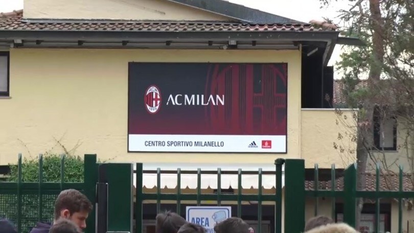 Milanello, i tifosi chiedono grinta a Gattuso