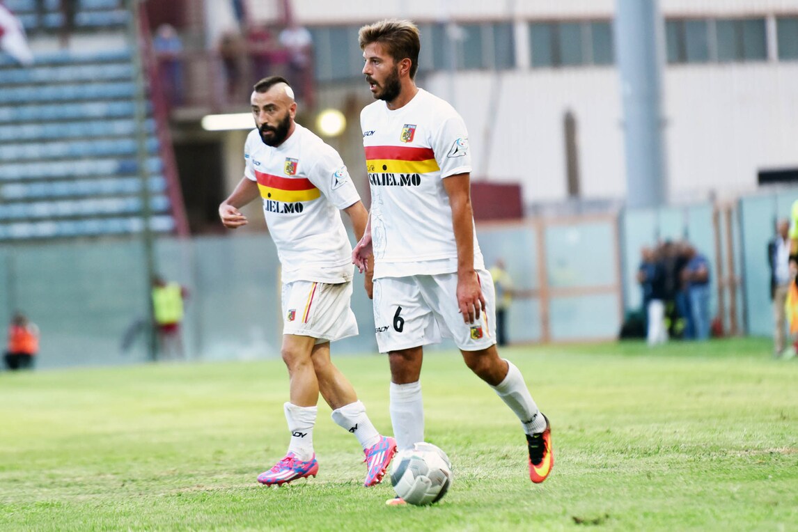 Serie C Sicula Leonzio-Catanzaro 1-2. Decide la doppietta di Falcone