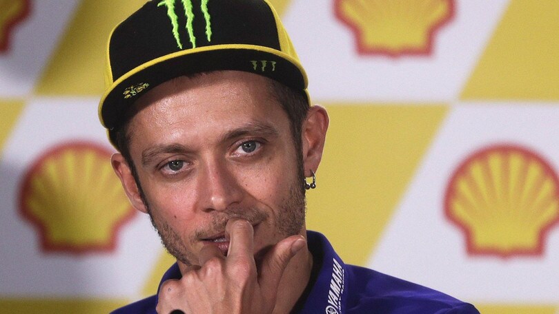 MotoGp, Rossi: «Corro a Le Mans e vado a cena con Alonso»