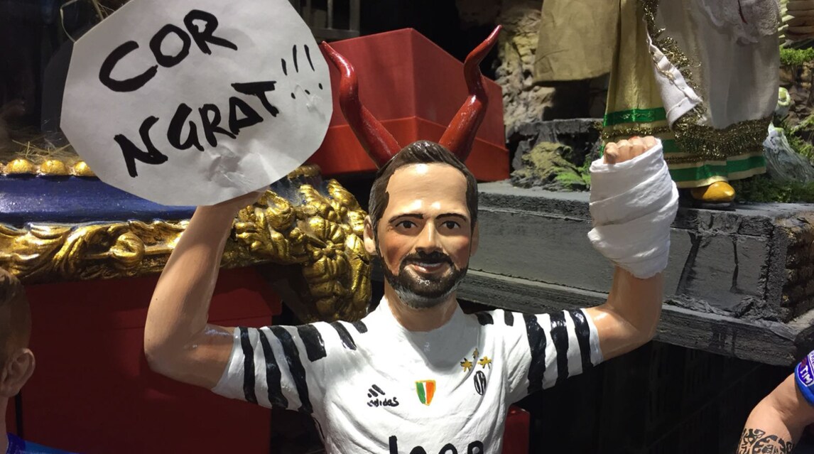 Napoli-Juventus, Higuain con la mano fratturata anche nel presepe