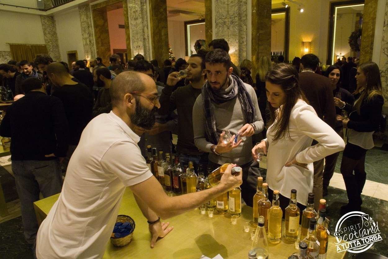 A tutta torba! Giù di whisky