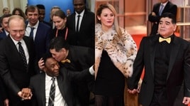Maradona bacia Pelé: che look a Mosca!