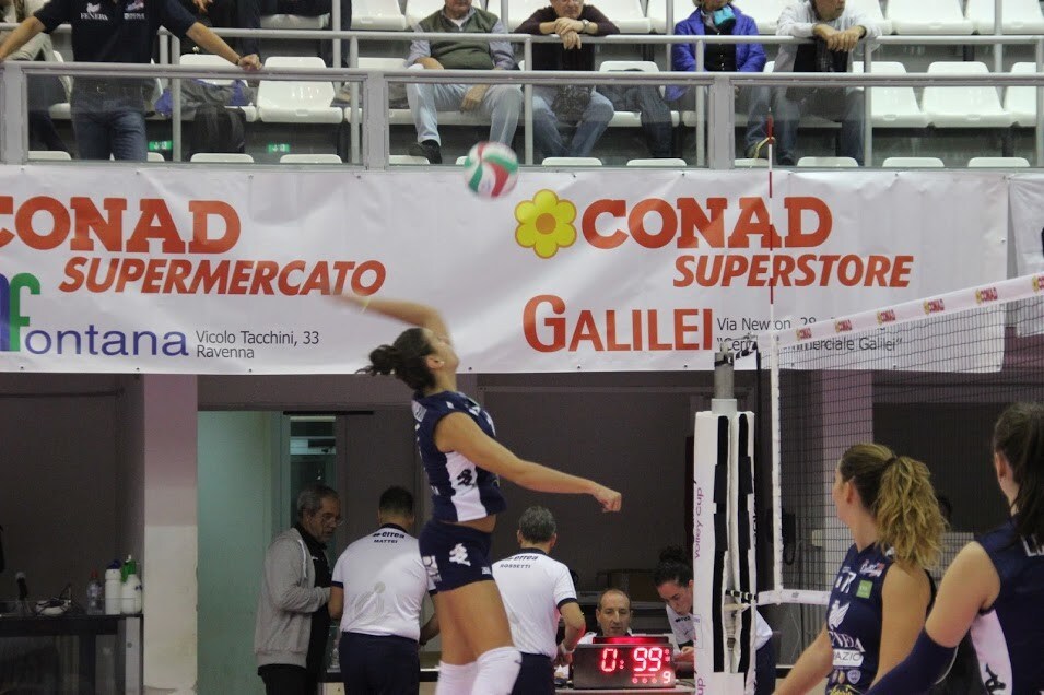 Volley: A2 Femminile, Soverato contro Ravenna, Mondovì a Montecchio