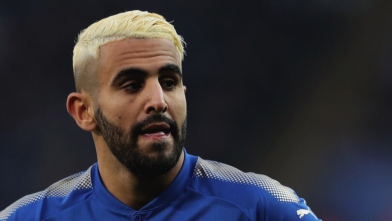 Leicester, Mahrez cambia look: eccolo biondo platino