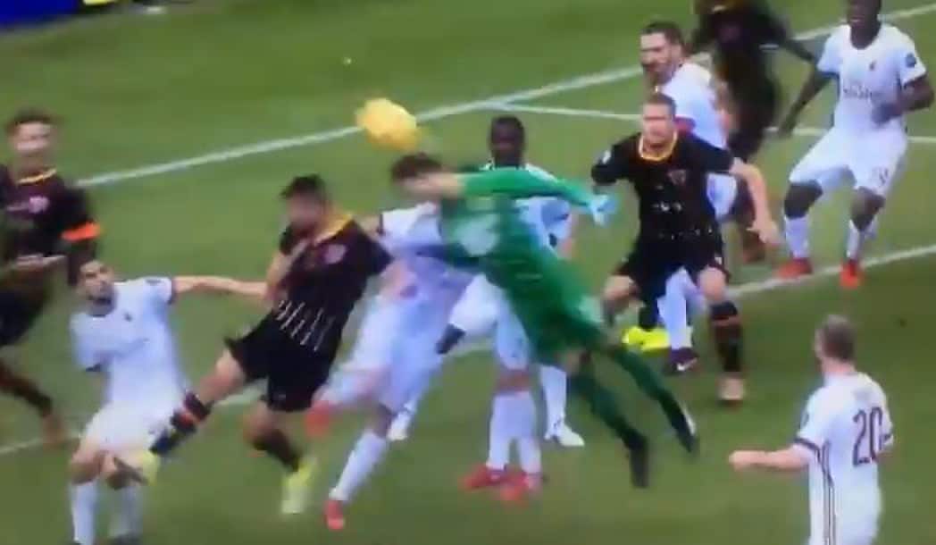 Benevento, la sequenza del gol del portiere Brignoli