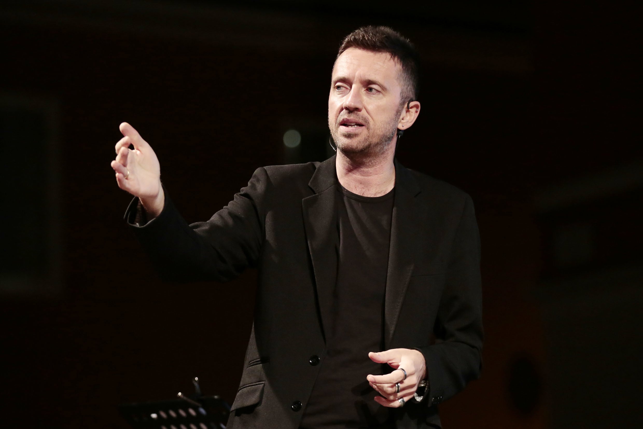 Andrea Scanzi porta in scena Eori