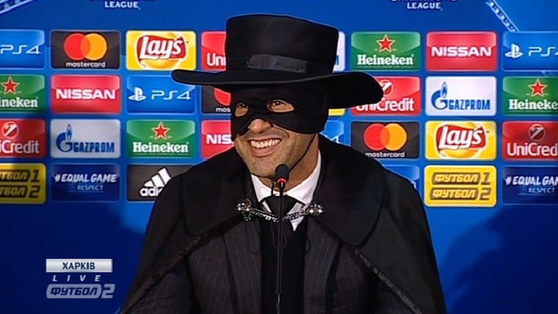 Fonseca, promessa mantenuta: passa e si traveste da Zorro