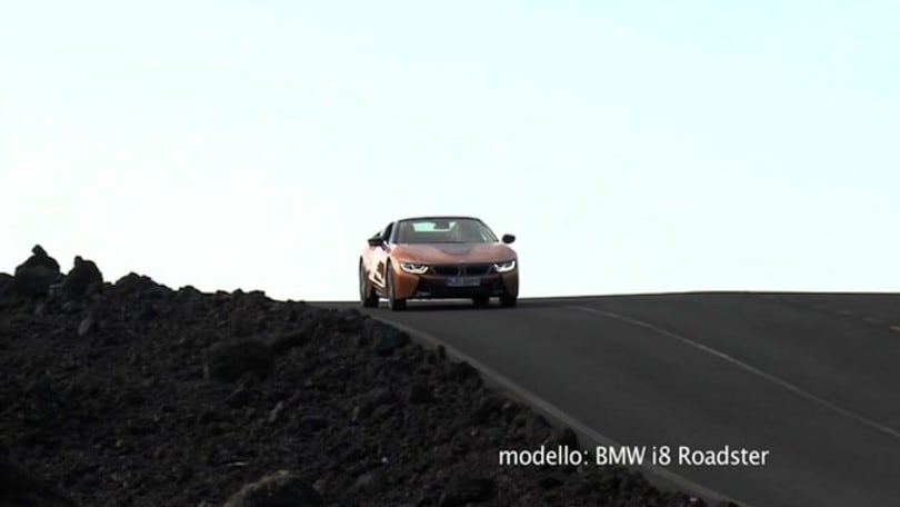 Bmw i8 Roadster: la supercar ibrida si scopre
