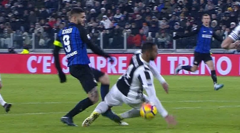Intervento di Benatia, l'Inter chiede un rigore