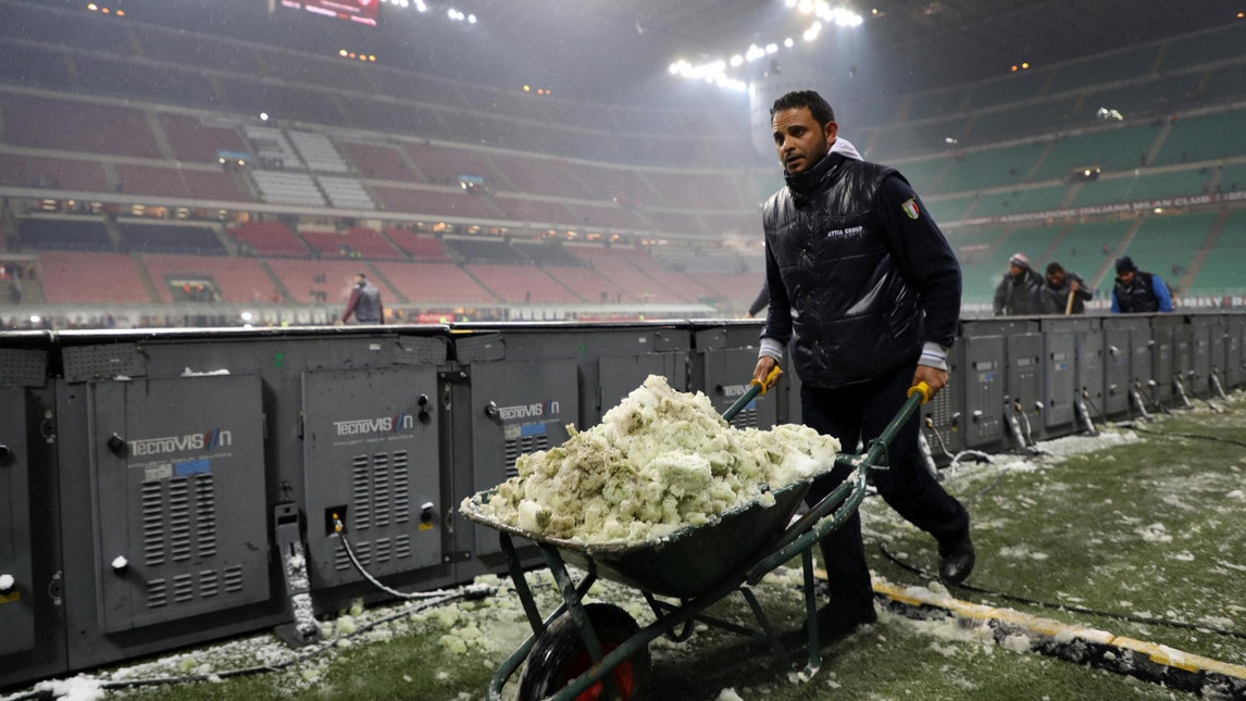 Milan-Bologna, San Siro tra ghiaccio e neve