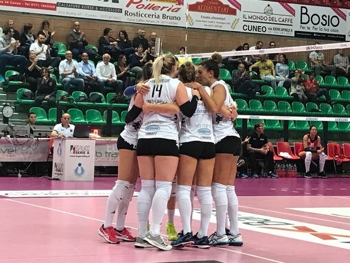 Volley: A2 Femminile, Cuneo vince a Marsala e prova la fuga