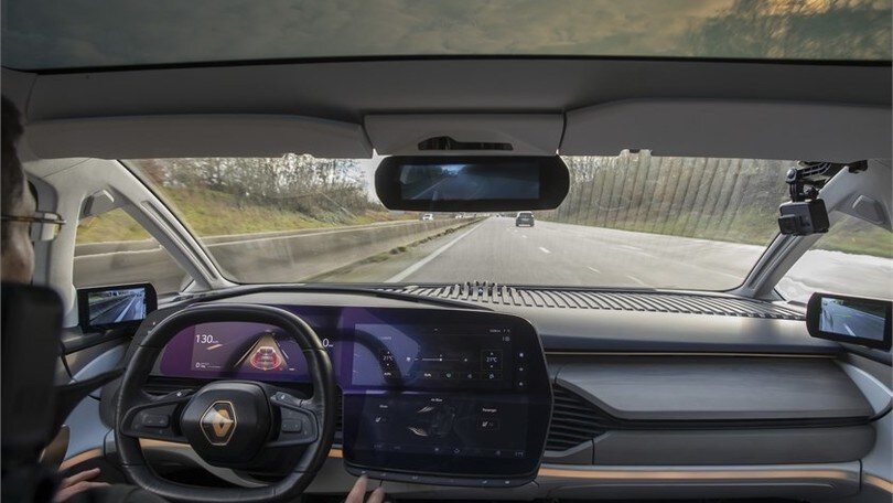 Renault Symbioz, l'auto del futuro su strada